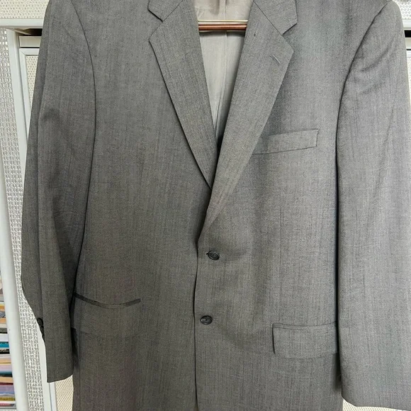 Men’s Kasper gray suit, 44, 38 x30, used - Picture 2 of 8